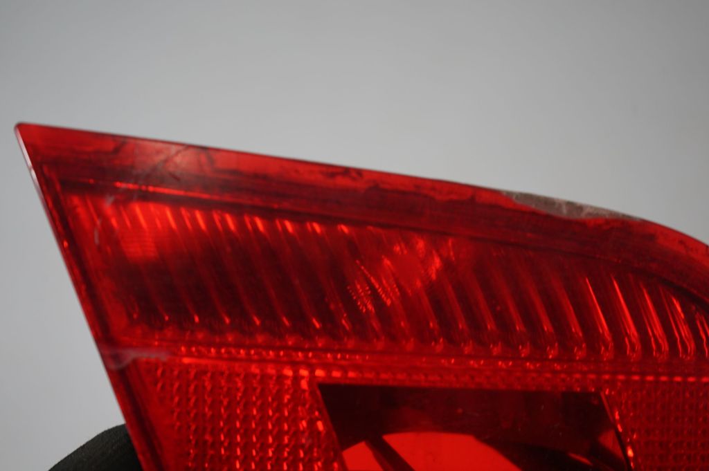 Tailgate rear/tail lights (7)