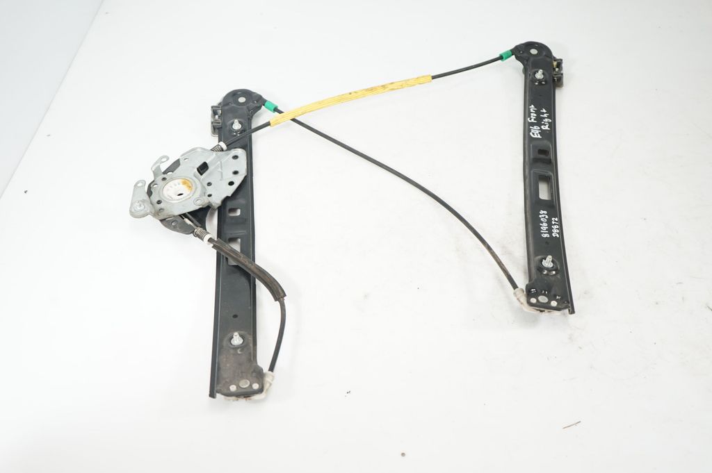 Front door window regulator with motor (4)