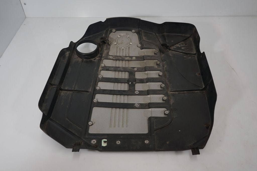 Engine cover (trim) (5)