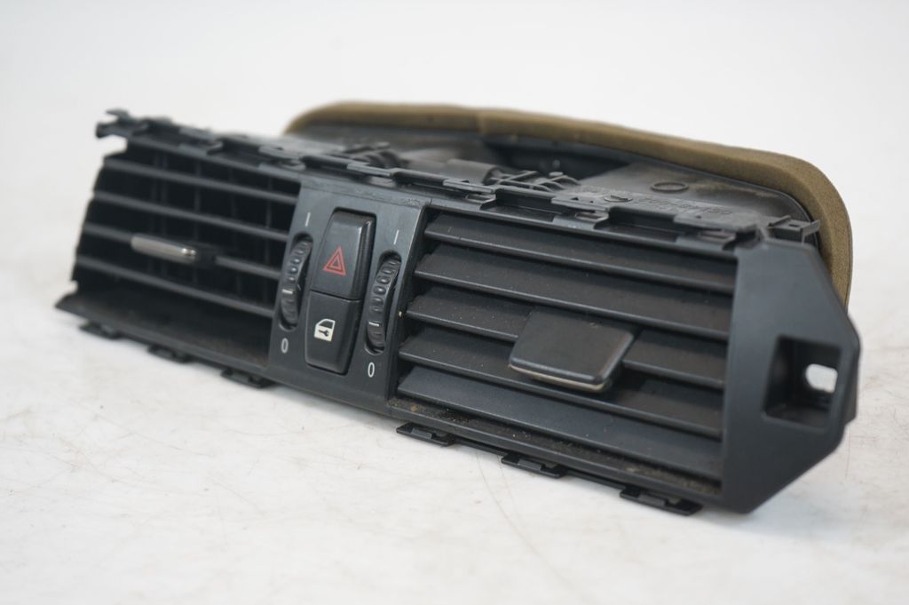 Dash center air vent grill (6)