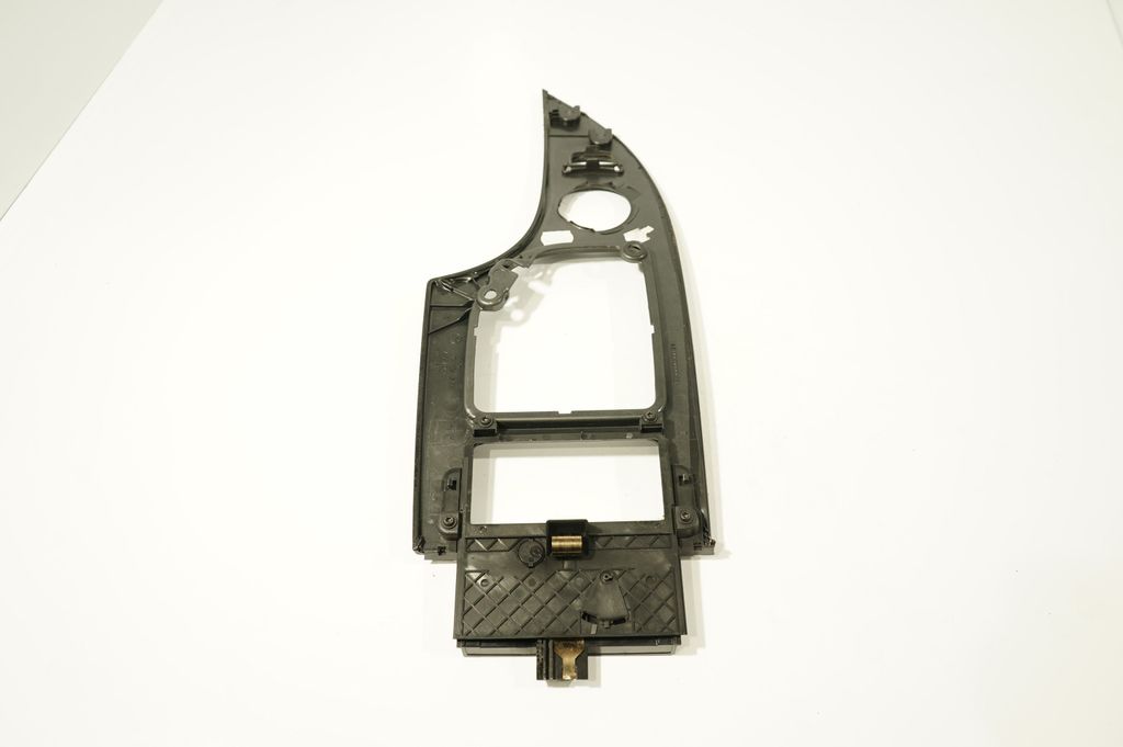 Gear shifter surround trim plastic (7)