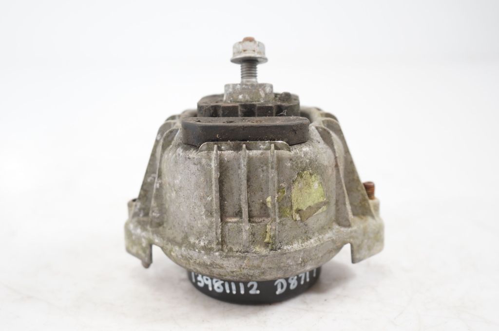 Engine mount bracket (4)