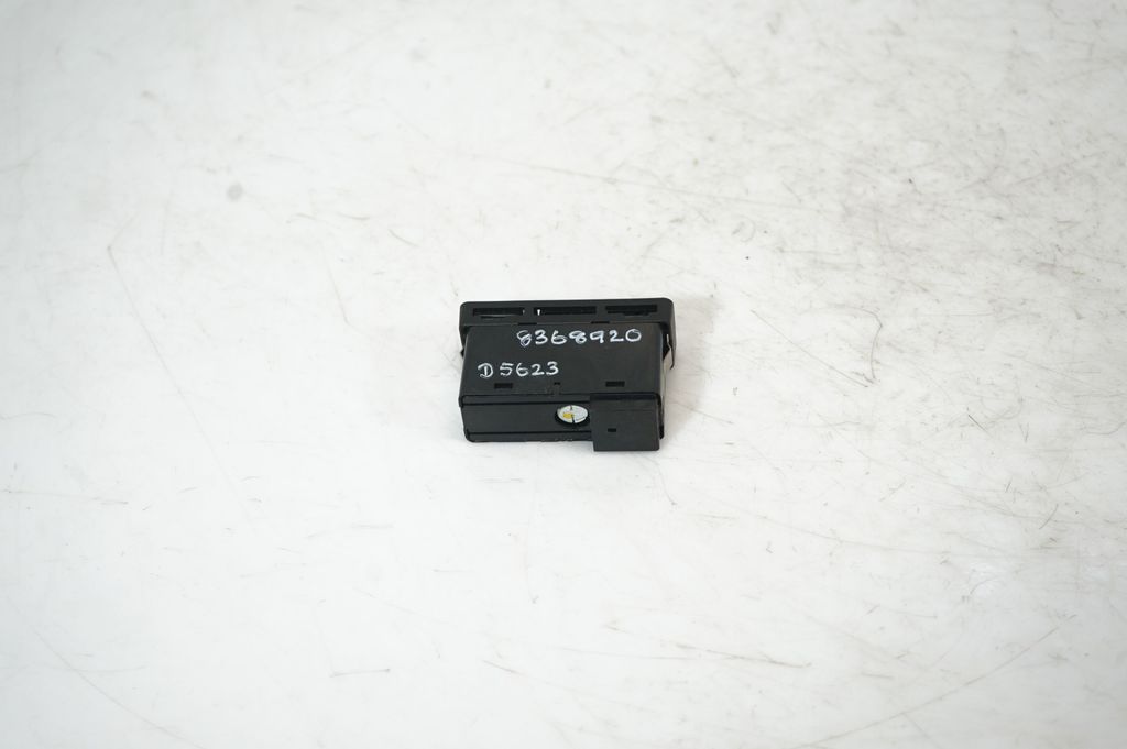 Hazard light switch (3)