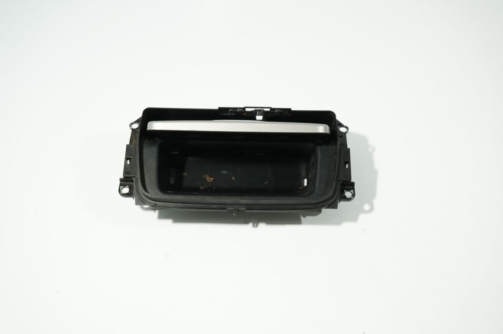 Dashboard glove box trim (6)