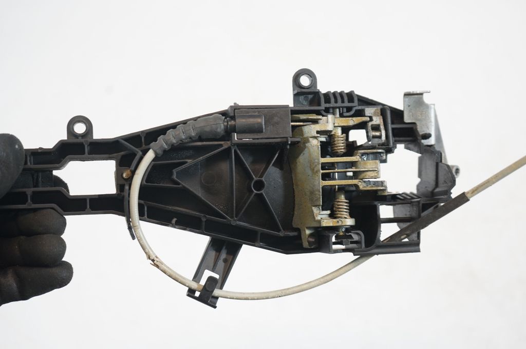 Front door exterior handle/bracket (6)