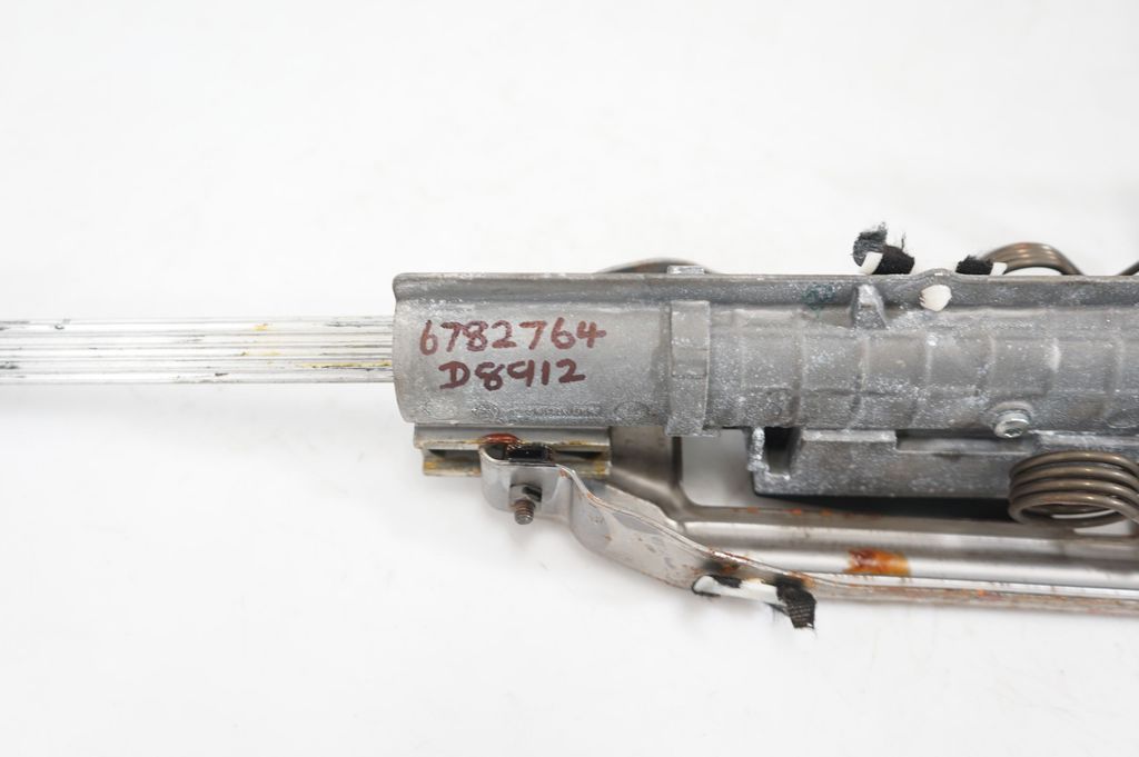 Steering wheel axle (9)