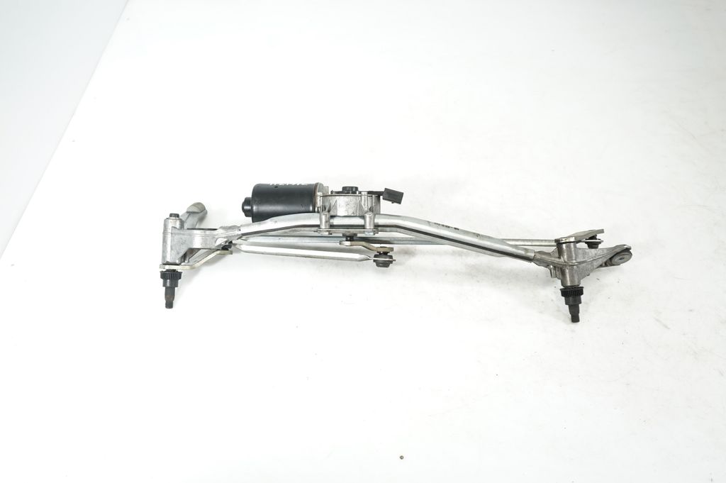 Front wiper linkage and motor (3)