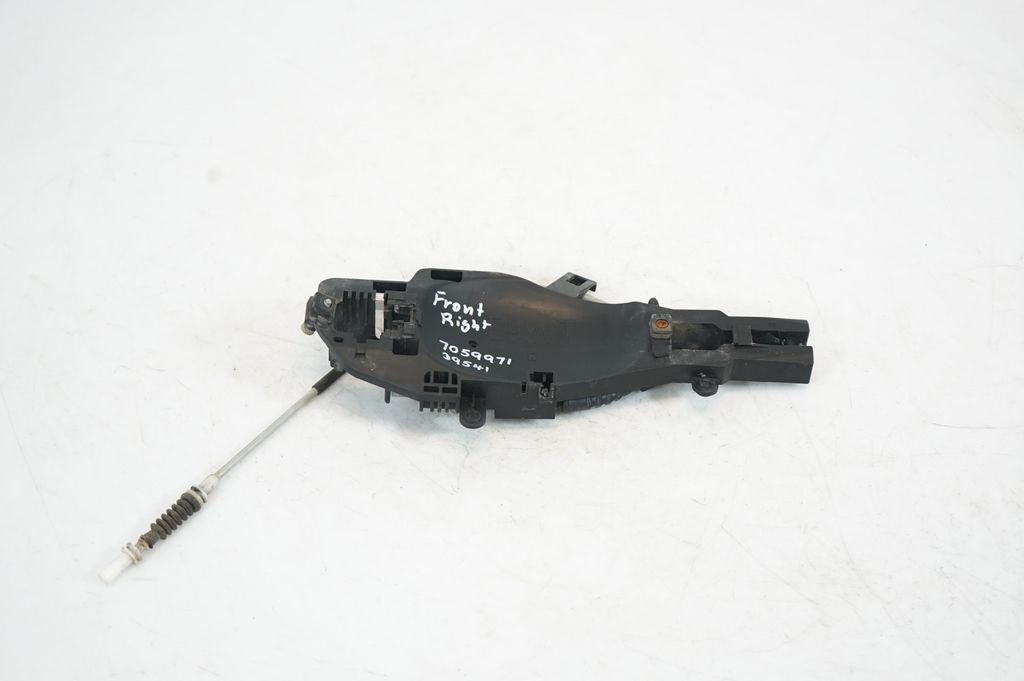 Front door exterior handle/bracket