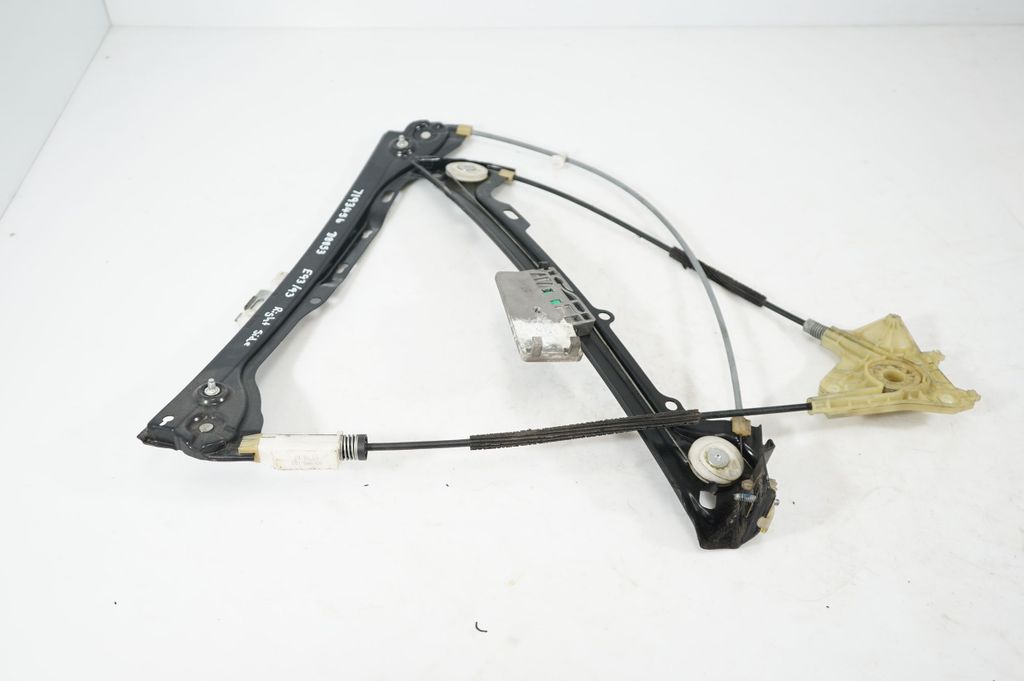 Front door window regulator with motor (2)