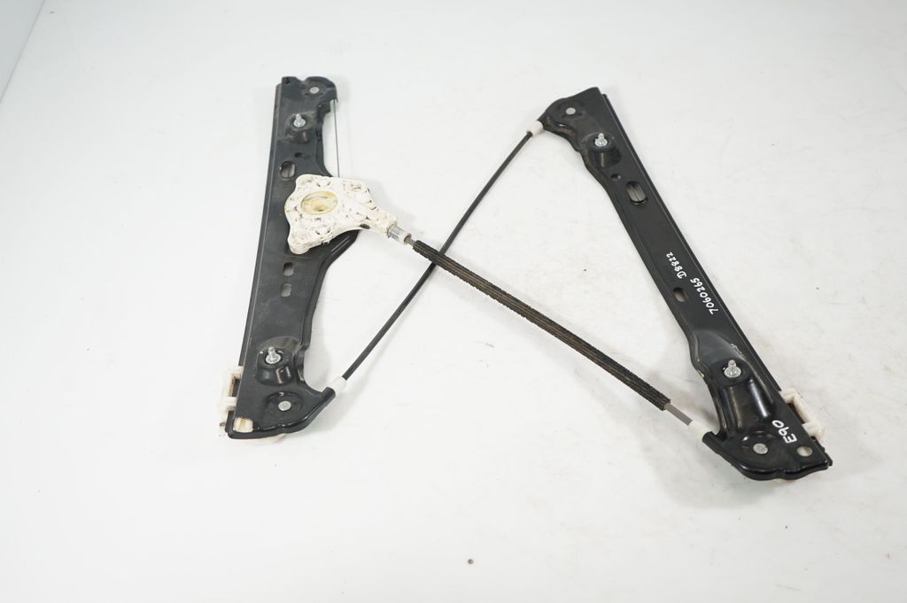 Front door window regulator with motor (4)