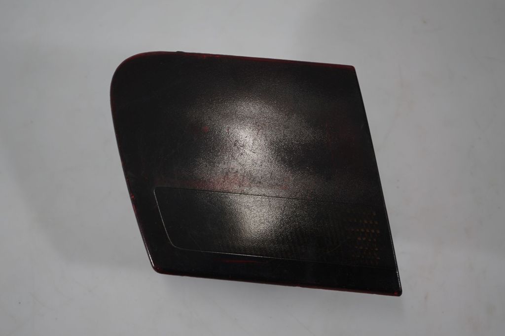 Tailgate rear/tail lights (6)