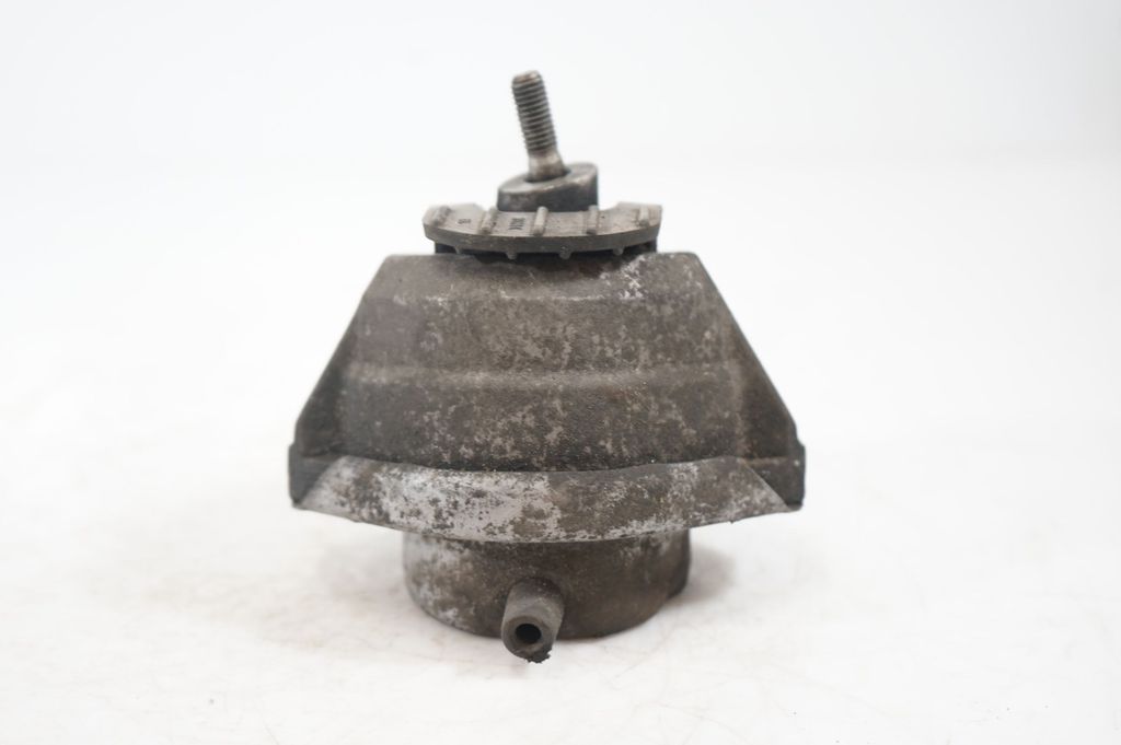 Engine mount bracket (4)