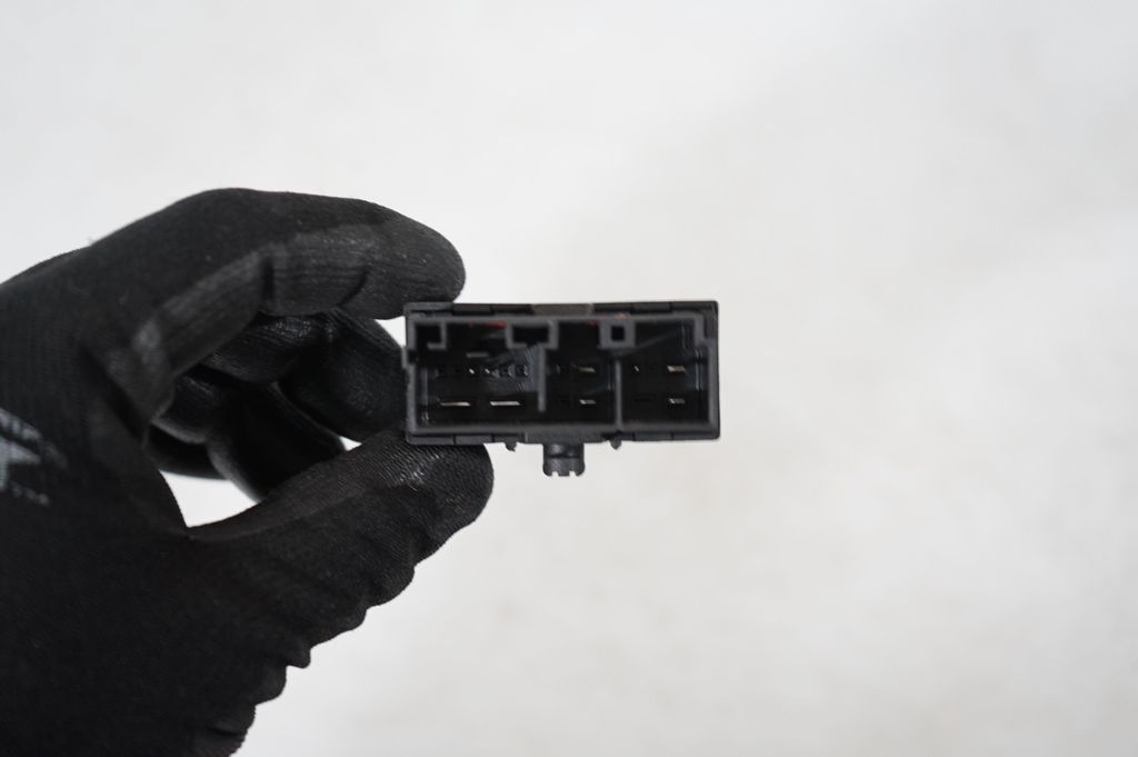 Seat control module (7)