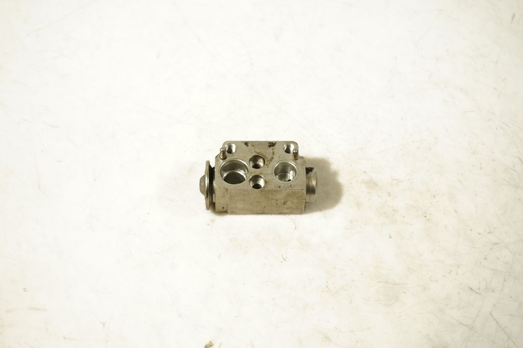 Air conditioning (A/C) expansion valve (3)