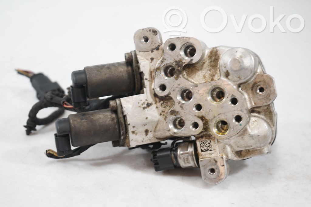 Air suspension compressor (8)