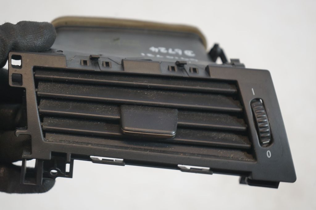 Dashboard side air vent grill/cover trim (7)