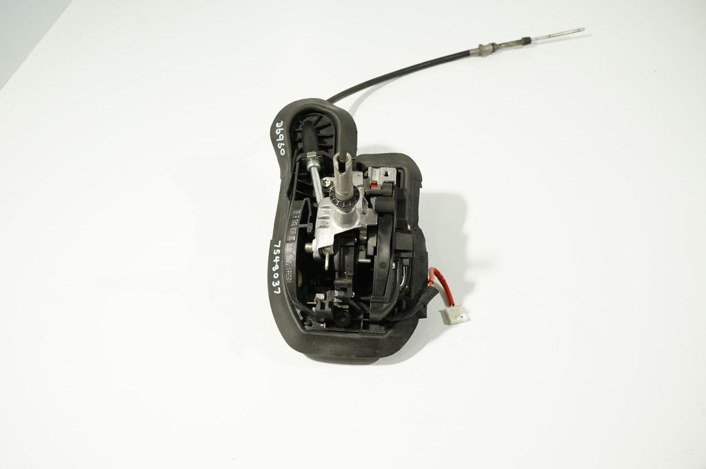Gear shifter/selector (10)