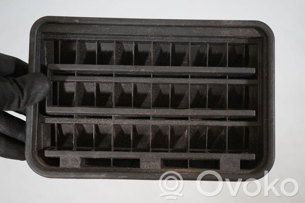 Quarter panel pressure vent (6)