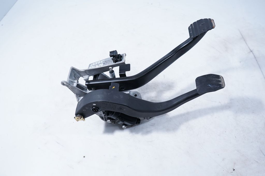 Pedal assembly (3)