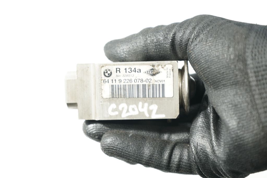 Air conditioning (A/C) expansion valve (10)