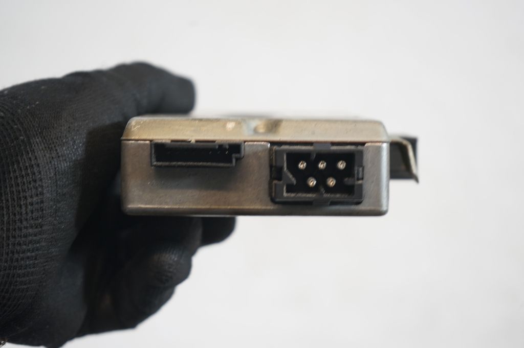 Door control unit/module (8)