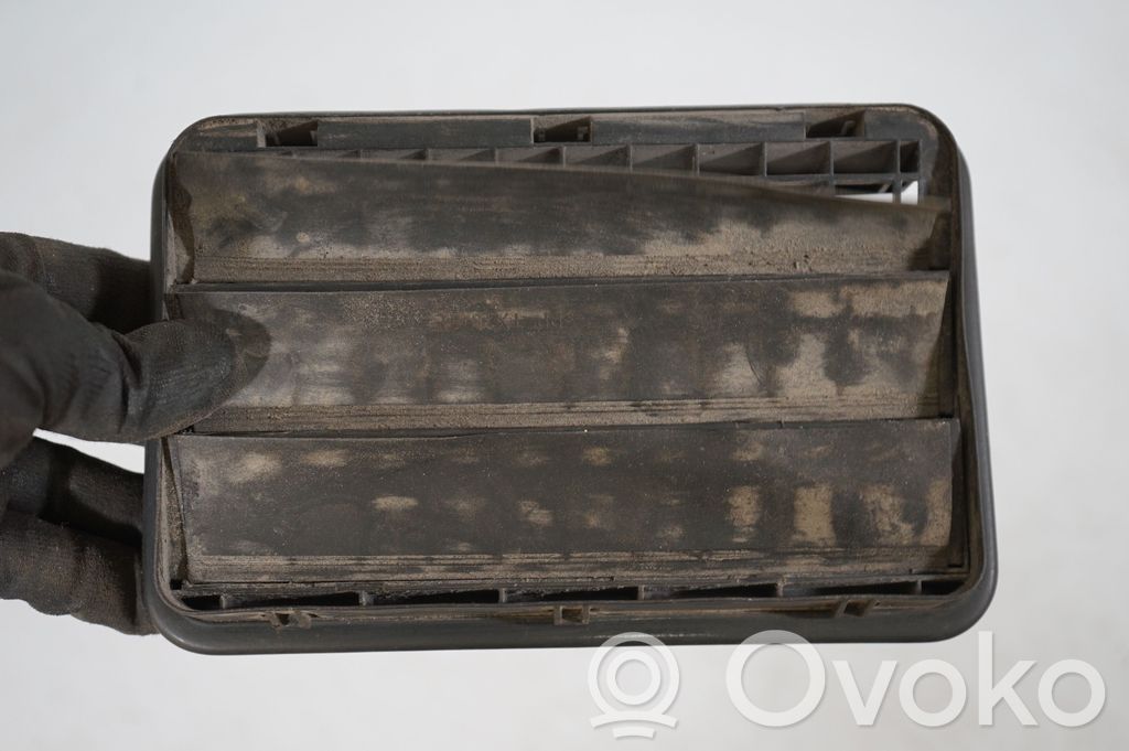 Quarter panel pressure vent (7)