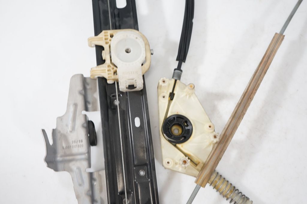 Front door window regulator with motor (6)