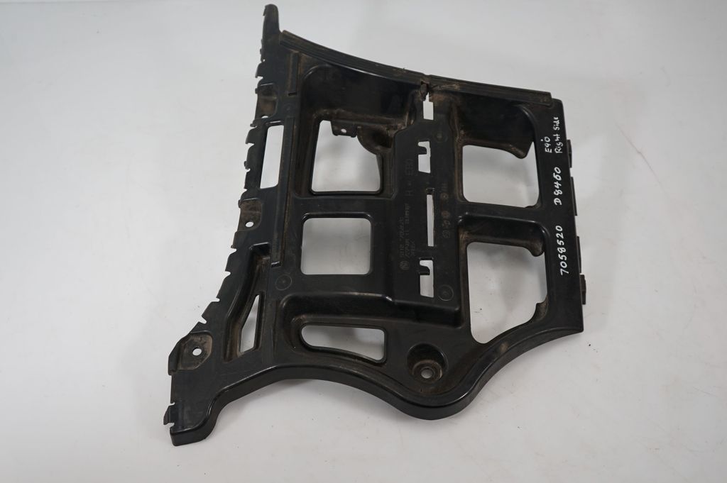 Rear bumper mounting bracket (4)