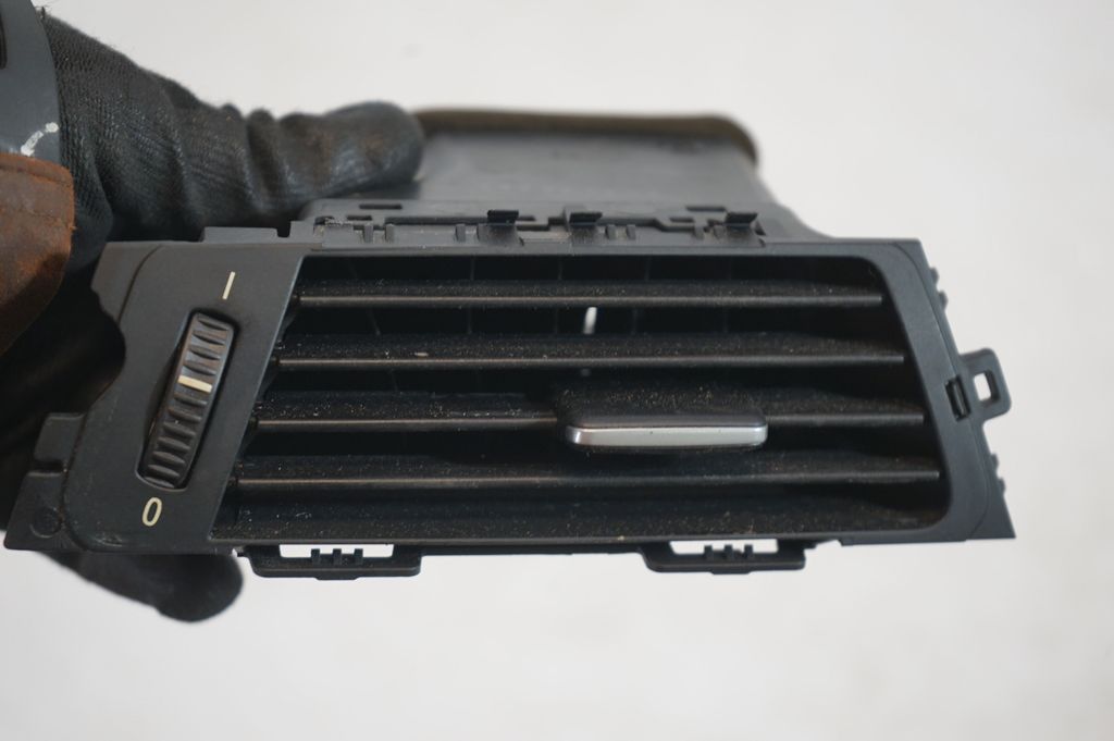 Dashboard side air vent grill/cover trim (7)