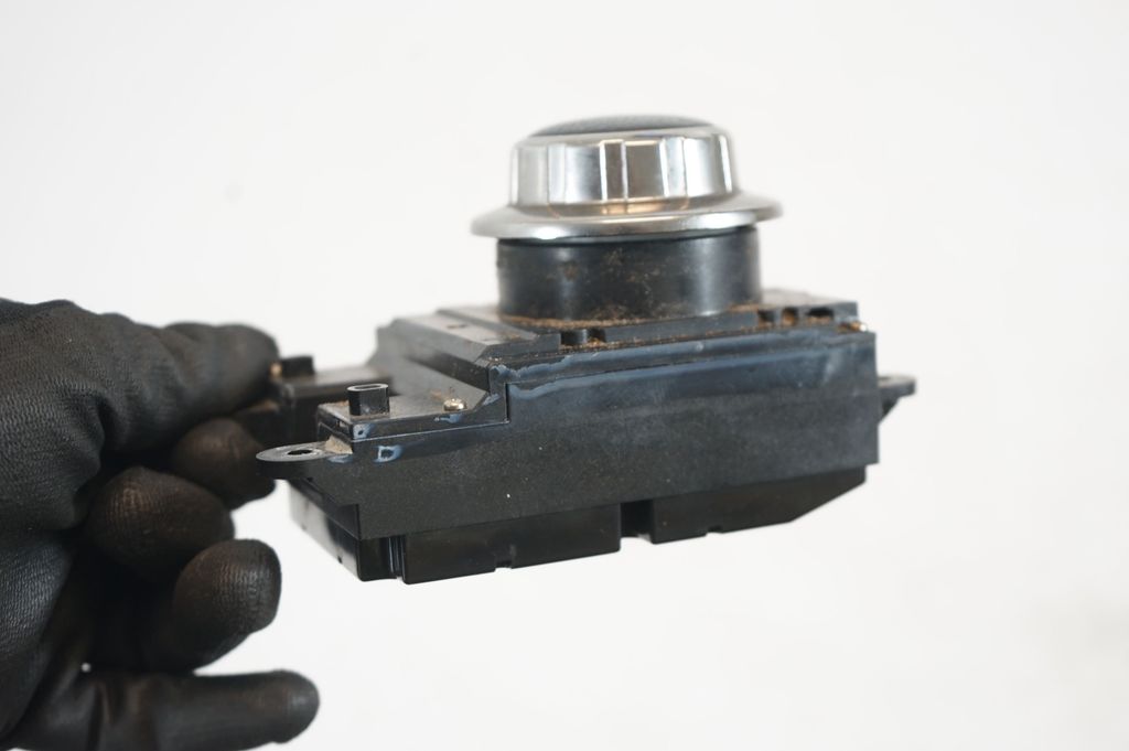 Head unit multimedia control (6)