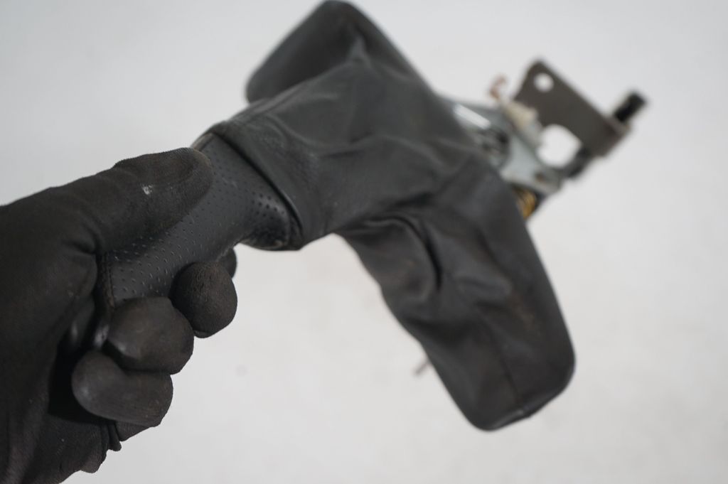 Handbrake/parking brake lever assembly (6)