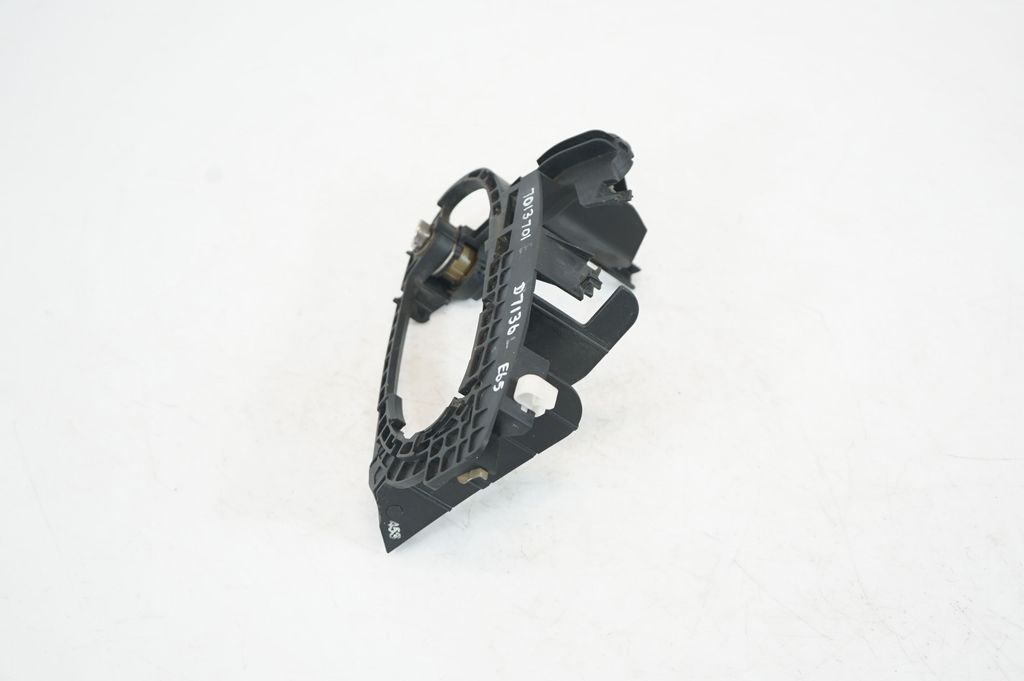 Front door exterior handle/bracket (2)