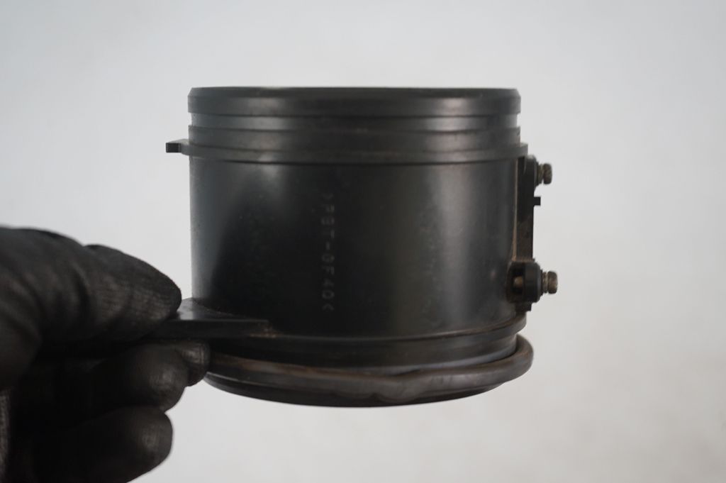 Mass air flow meter (8)