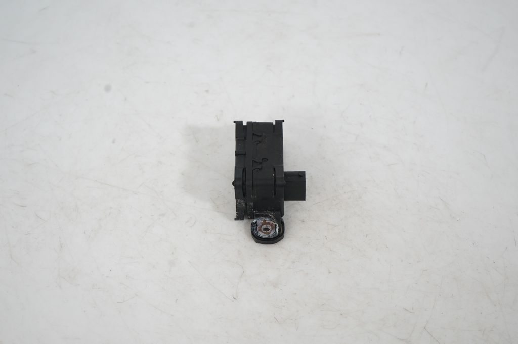 ABS wheel speed sensor (7)