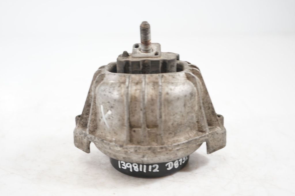 Engine mount bracket (4)