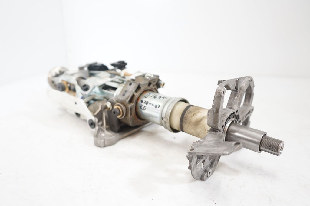 Steering wheel axle (6)