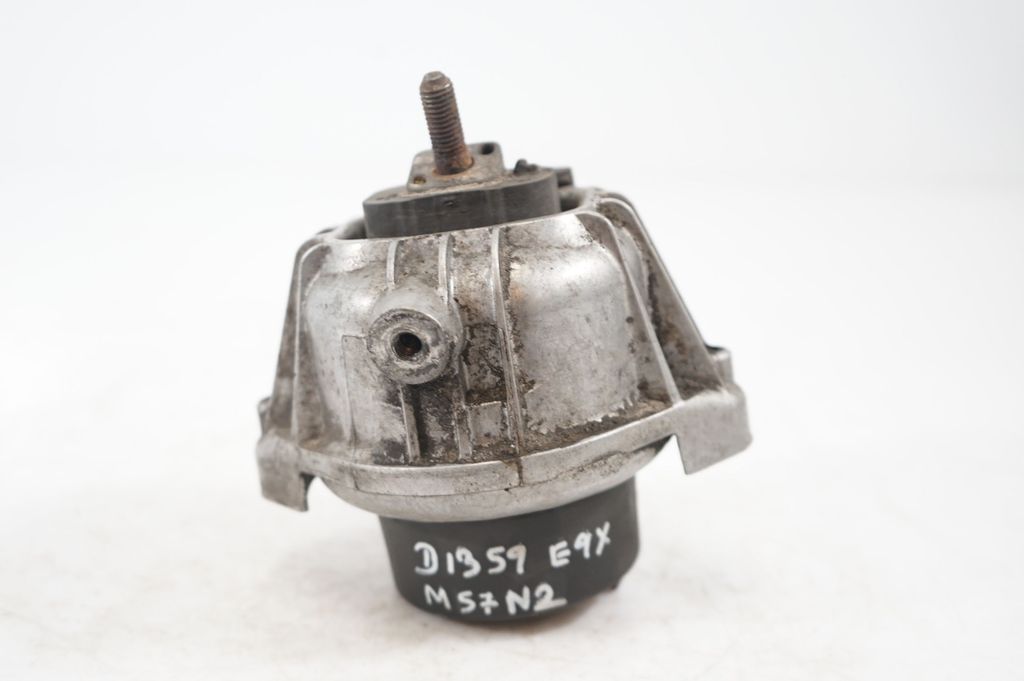 Engine mount bracket (4)