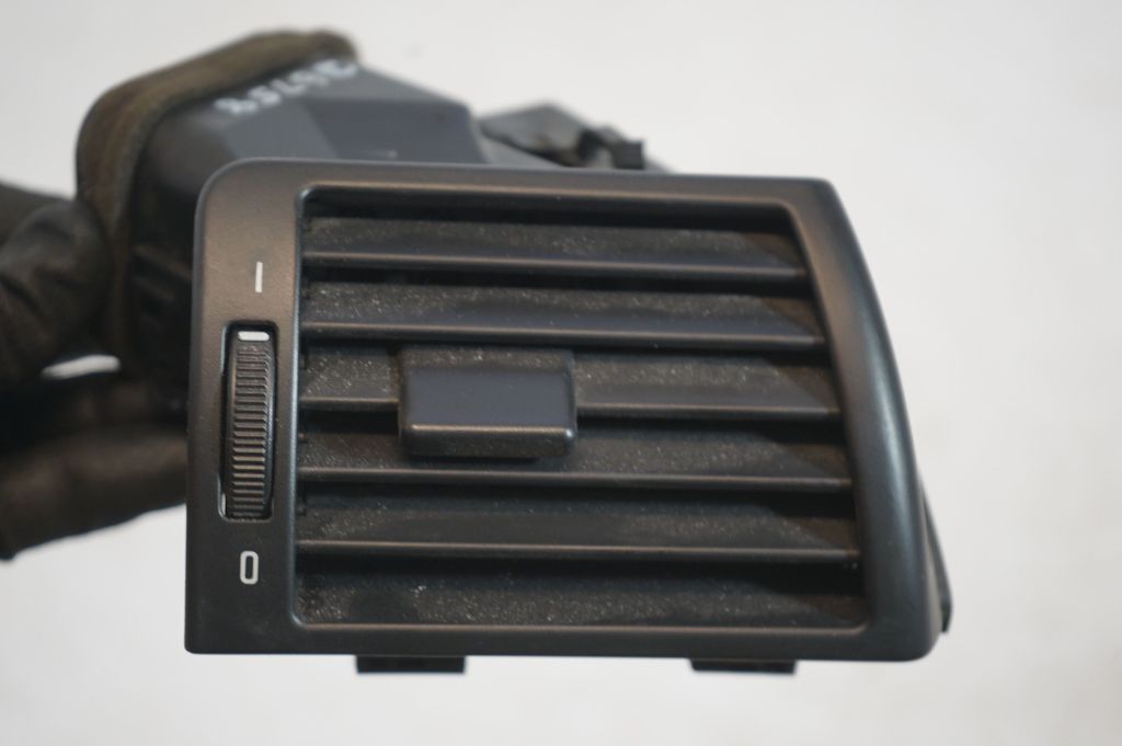 Dashboard side air vent grill/cover trim (7)