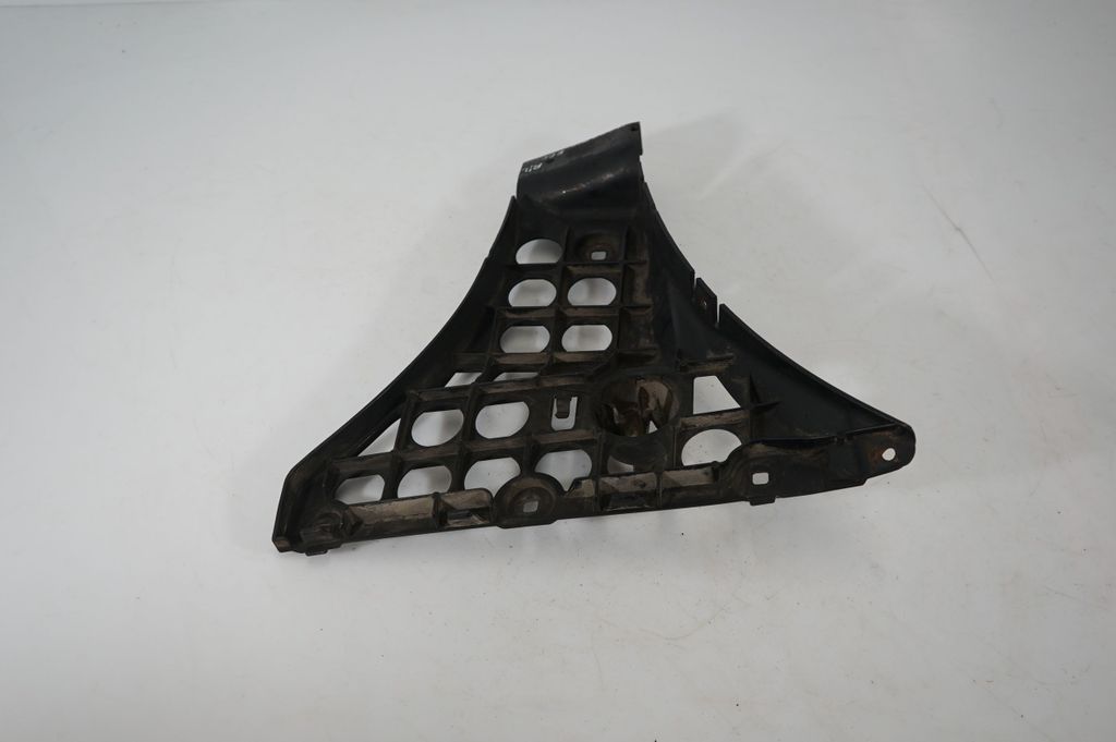 Rear bumper mounting bracket (3)