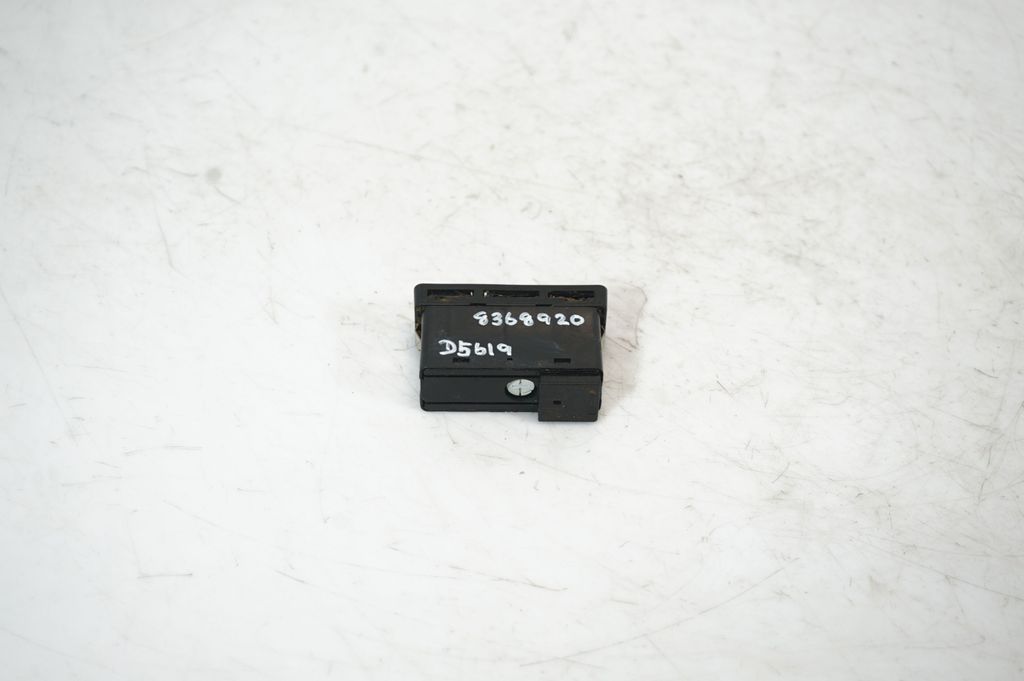 Hazard light switch (3)