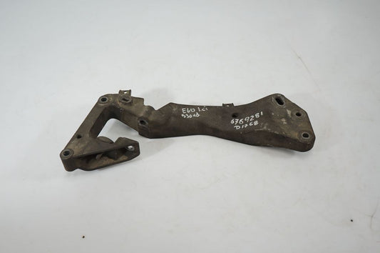Gearbox mounting bracket