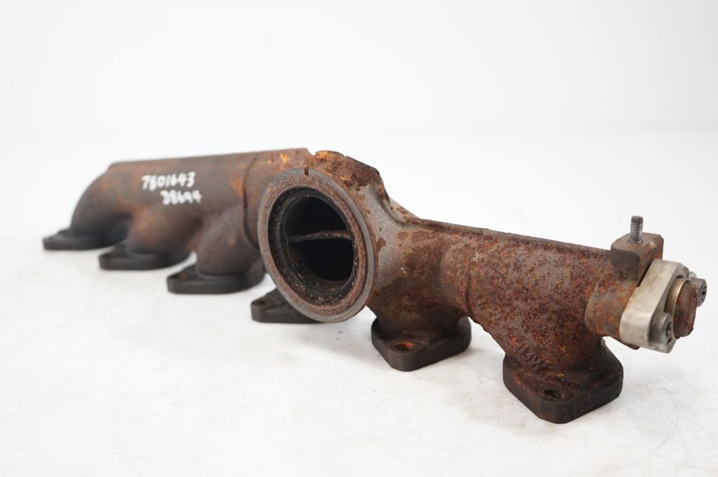 Exhaust manifold (6)