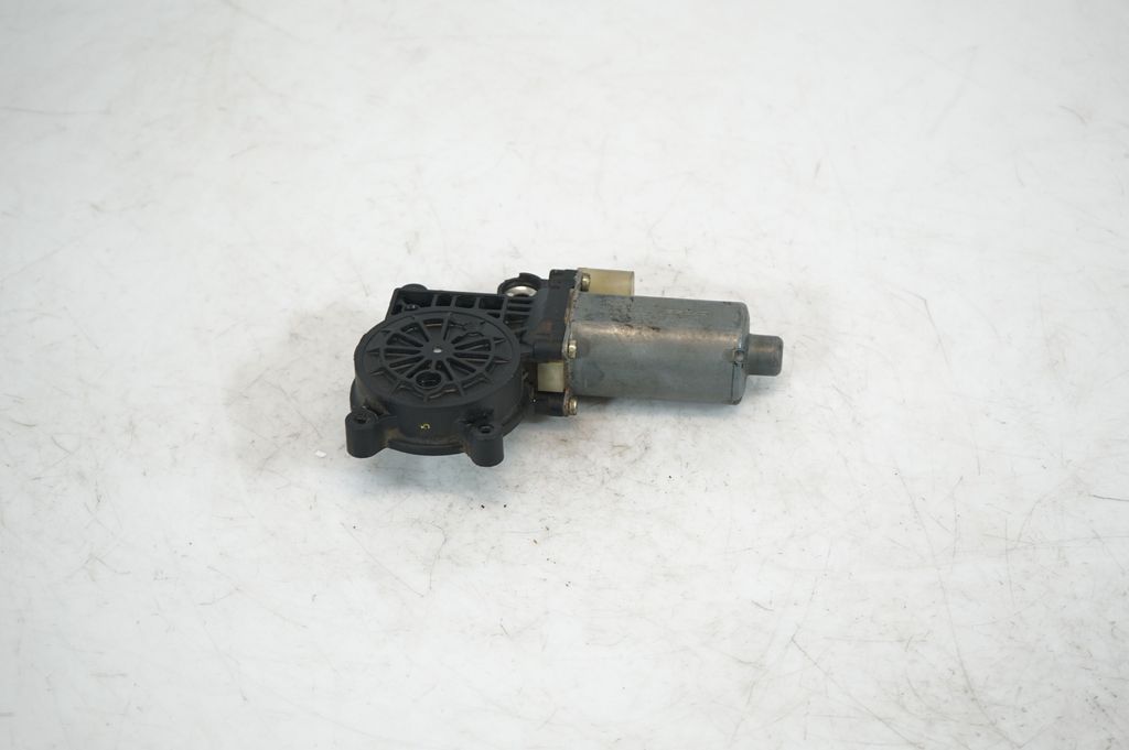 Front door window regulator motor (5)