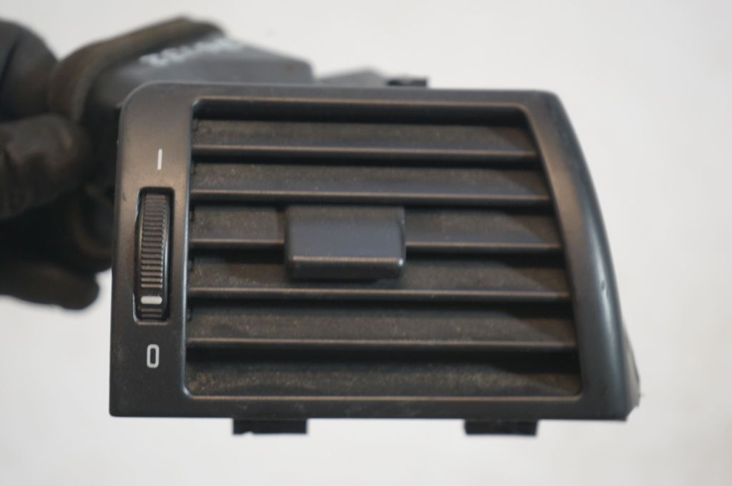 Dashboard side air vent grill/cover trim (7)