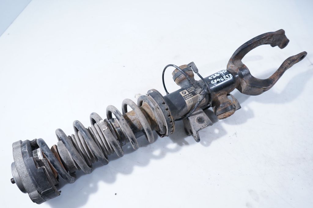 Front shock absorber with coil spring (4)