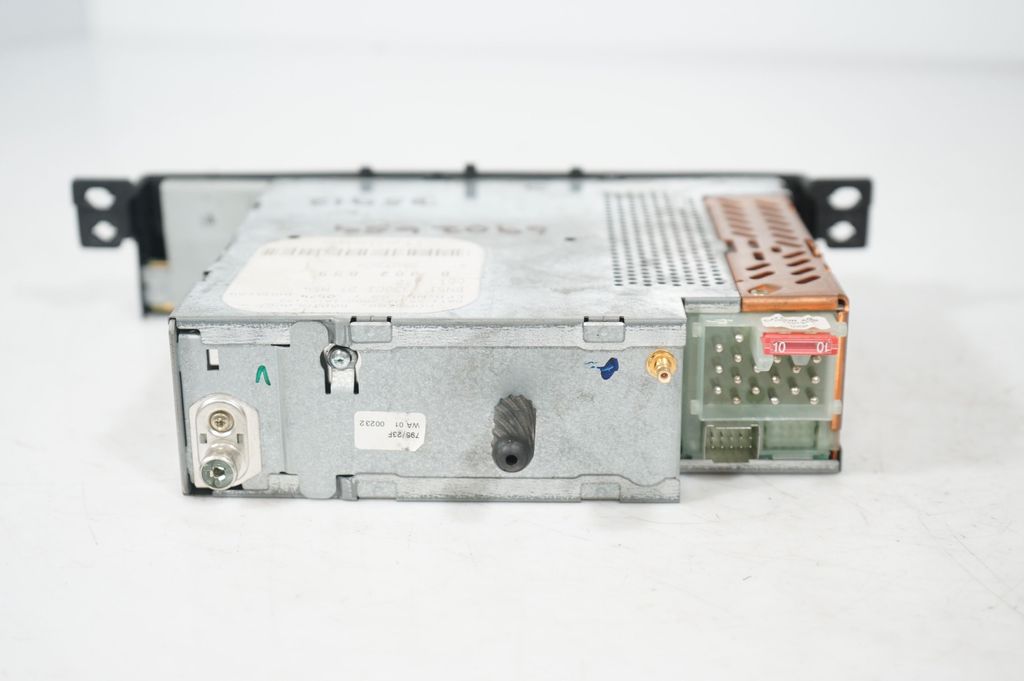 Radio/CD/DVD/GPS head unit (8)