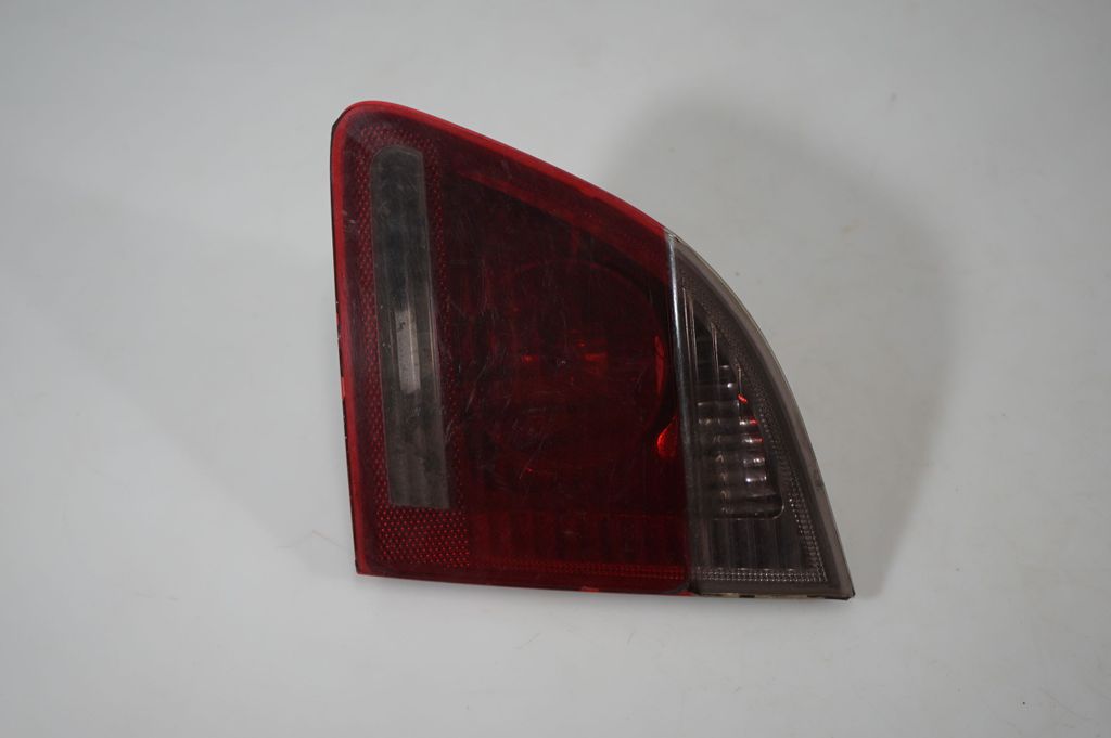 Tailgate rear/tail lights (2)