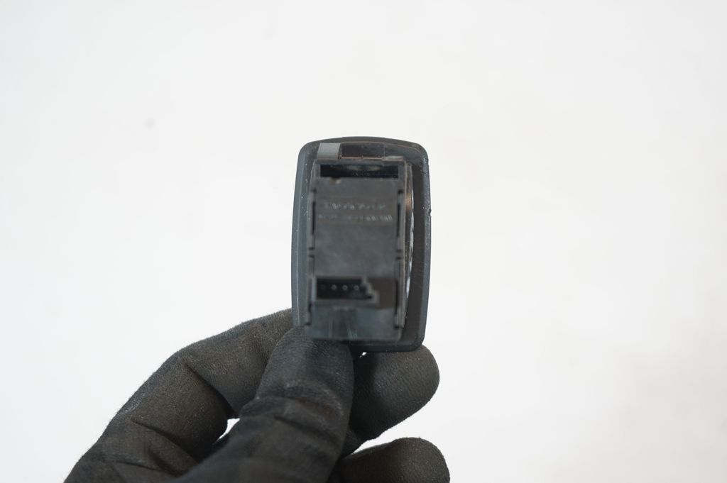 Electric window control switch (7)