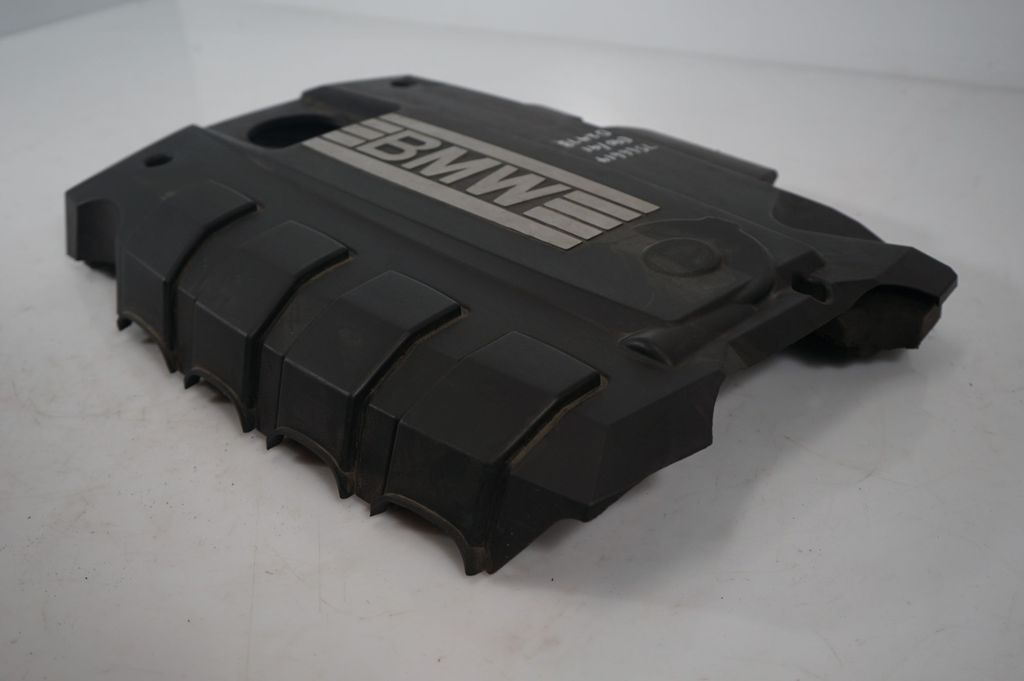 Engine cover (trim) (7)