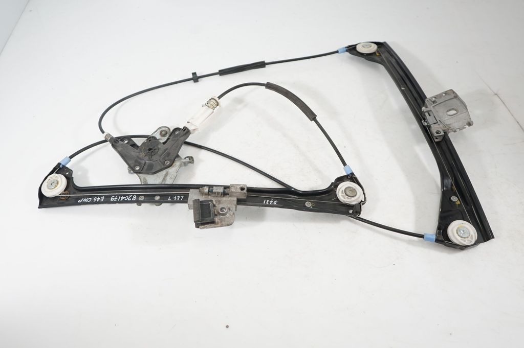 Front door window regulator with motor (3)